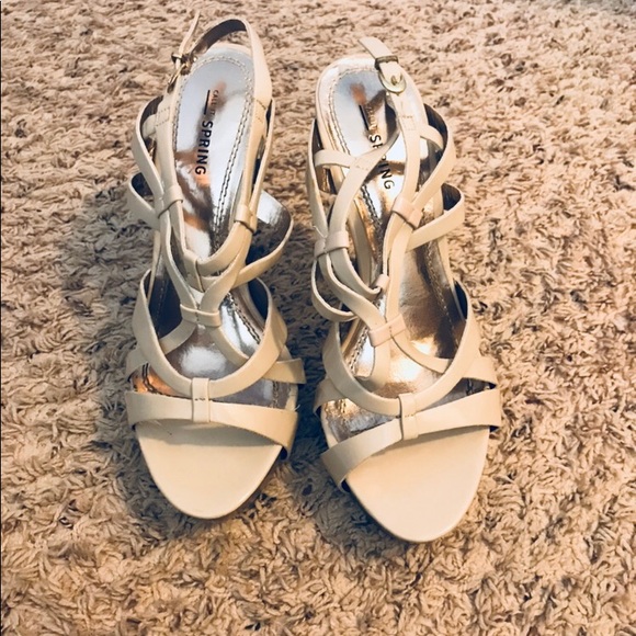 Spring - Beautiful pair of cream platform shoes - Picture 1 of 8
